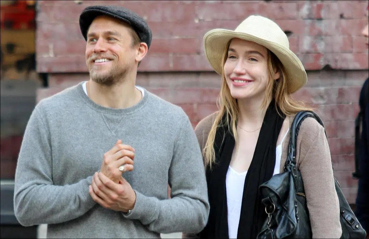 est la femme de Charlie Hunnam